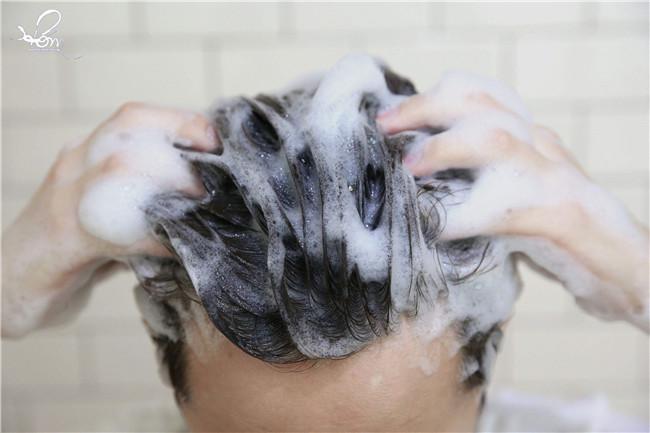 洗头发的正确方法