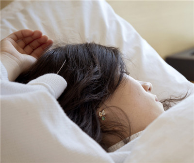 睡眠如何影响头发健康