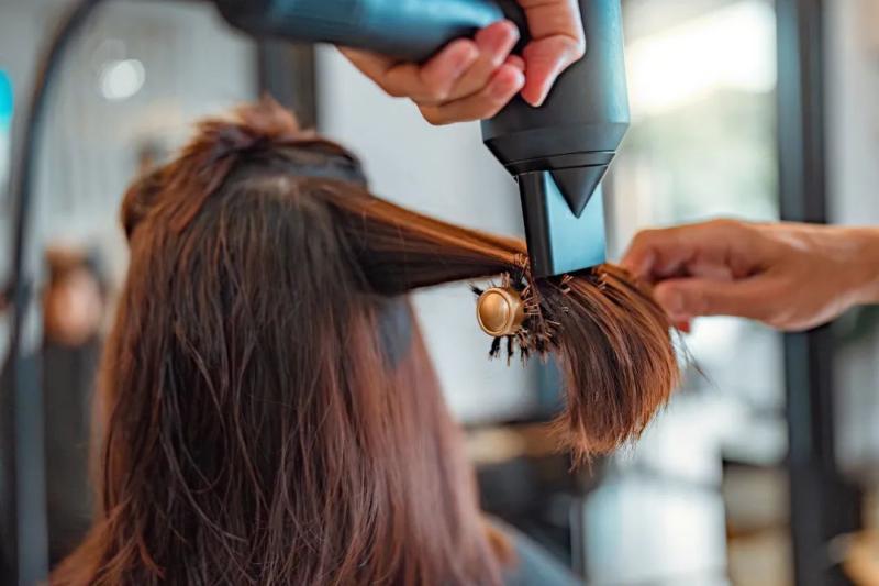 头发每天洗还是隔天洗？早上洗还是晚上洗？