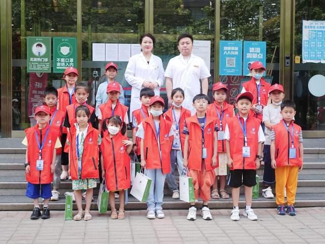 从头开始探寻头发奥秘！小记者打卡郑州中植植发医院
