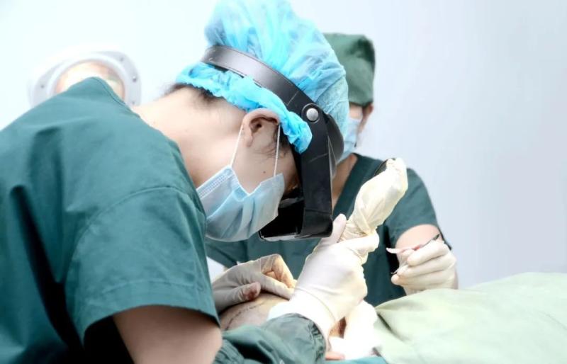 发友问：一人能做几次植发？二次种植或多次种植可以吗？